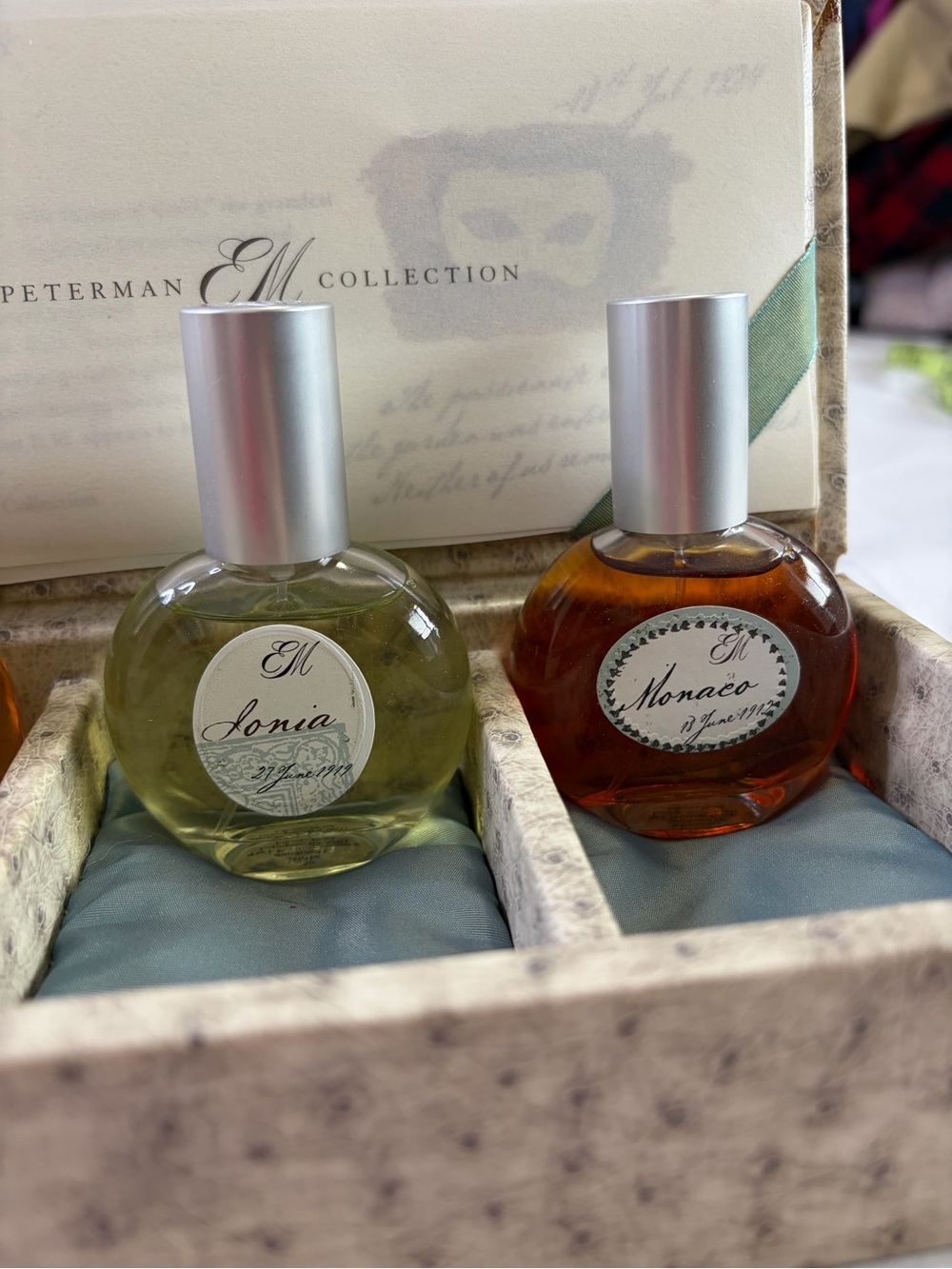 J. Peterman discontinued rare 3 pc set fragrance Ca’ d’ Oro Monaco Sonia bottles - Picture 4 of 9